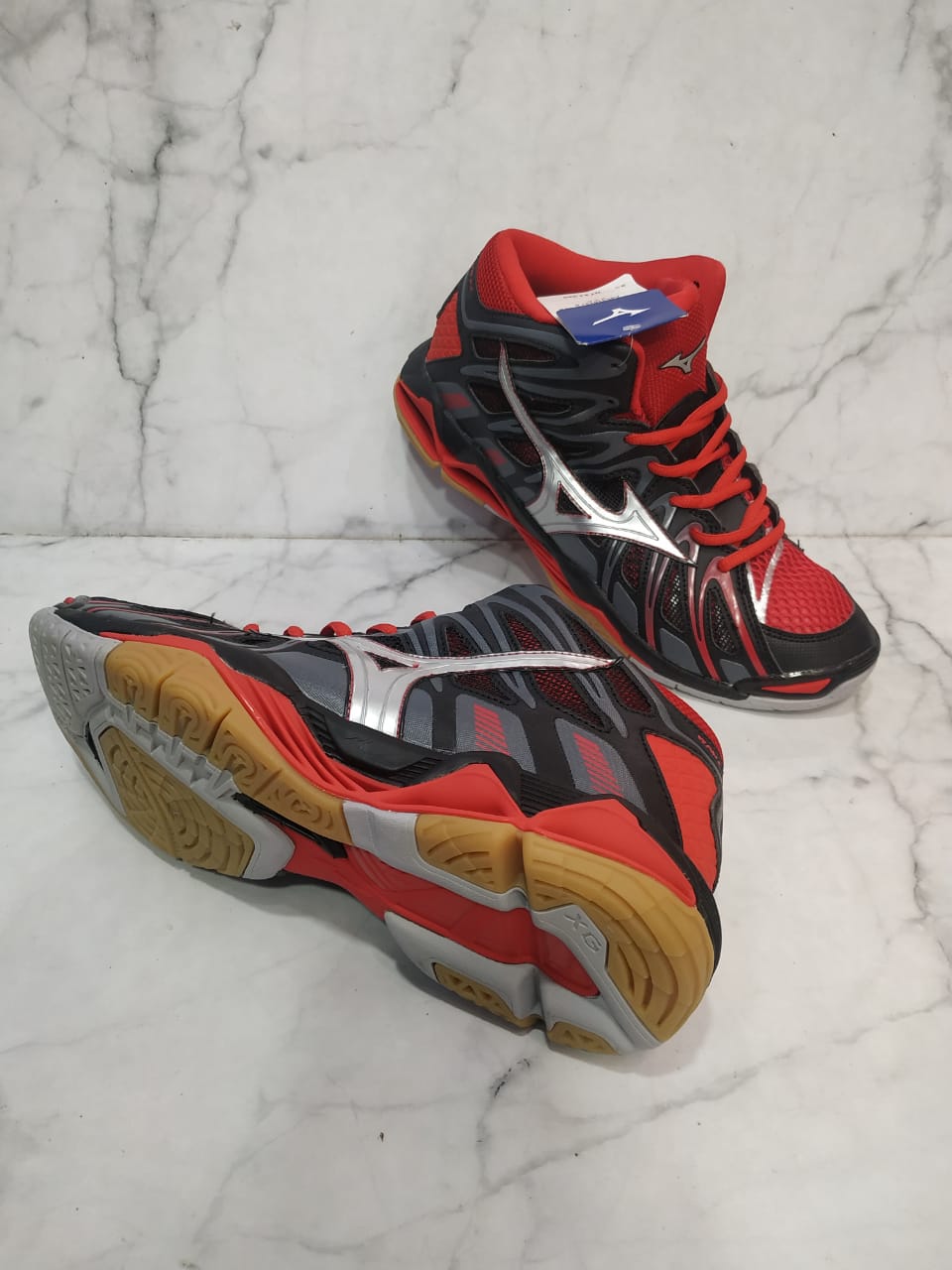 Sneakers Mizuno Wave Tornado X 2  Republik Sepatu 